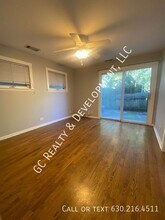 2156 W Belle Plaine Ave in Chicago, IL - Building Photo - Building Photo