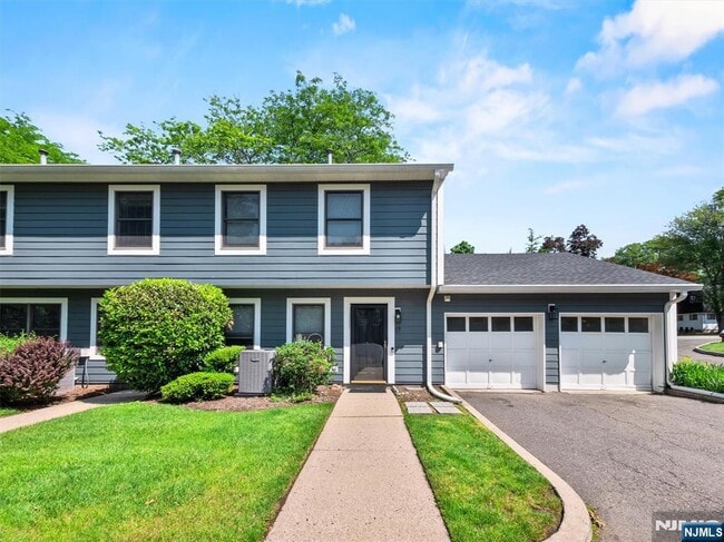 property at 17 Briarwood Ct