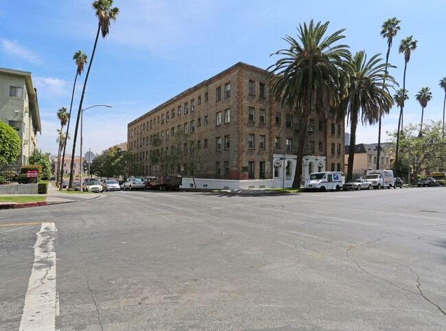 Saxonia Apartments in Los Angeles, CA - Foto de edificio - Building Photo