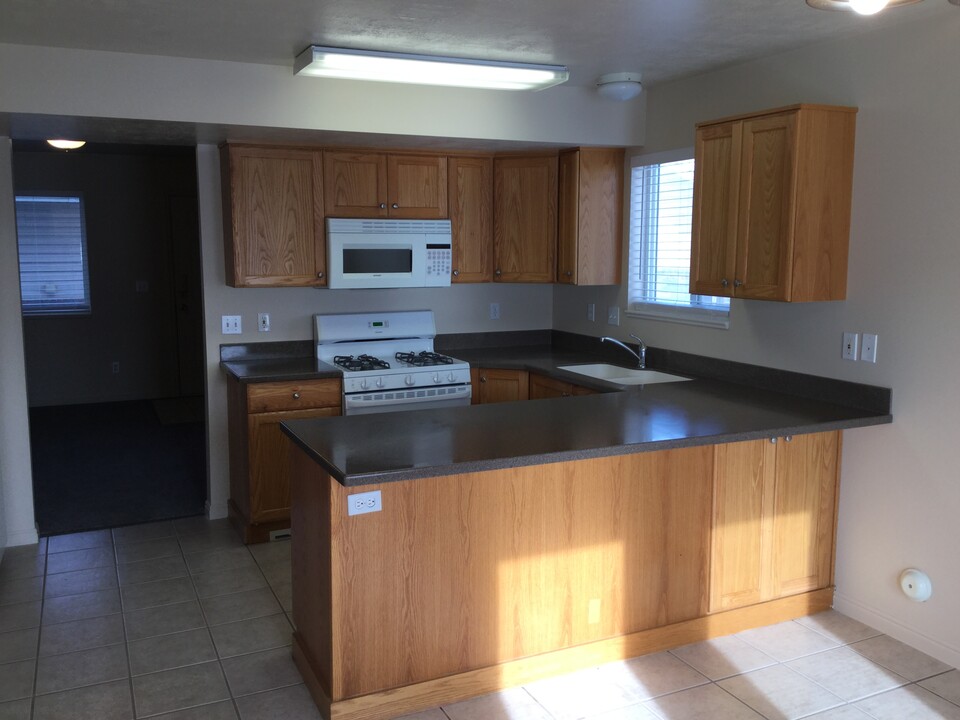 479 Raven Way, Unit C in Chubbuck, ID - Building Photo