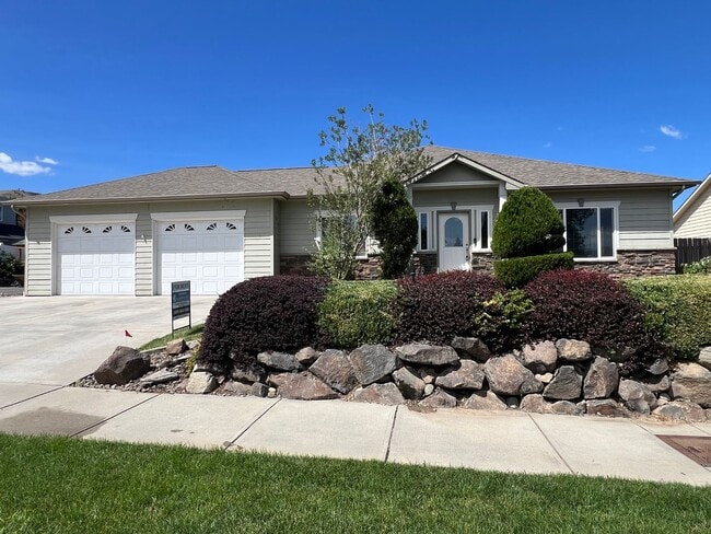 property at 410 S Elliott Ave