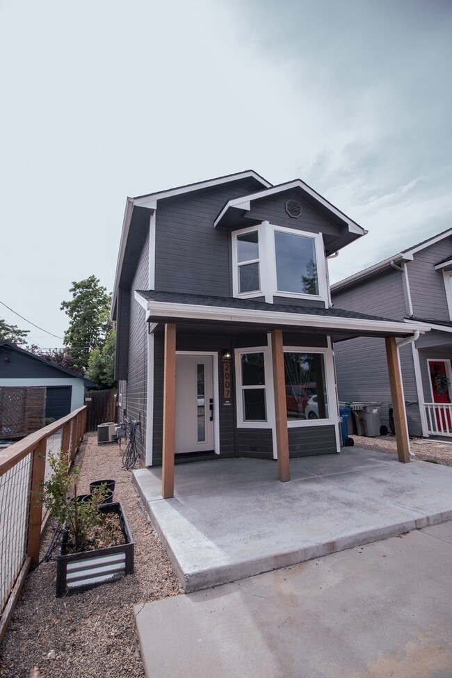 property at 2007 S Arcadia St
