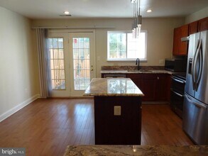13115 Quail Creek Ln in Fairfax, VA - Building Photo - Building Photo