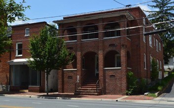 125 S Braddock St in Winchester, VA - Building Photo - Building Photo