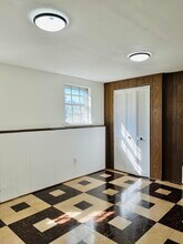 1405 Pleasant Valley Dr, Unit Pleasant Rooms in Catonsville, MD - Building Photo - Building Photo