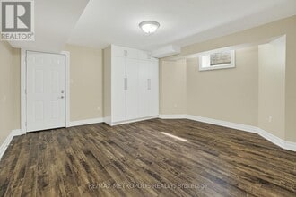 260 Beechgrove Dr in Toronto, ON - Building Photo - Building Photo