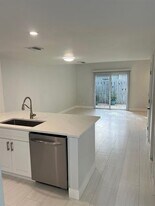 67 SW 3rd St in Pompano Beach, FL - Building Photo