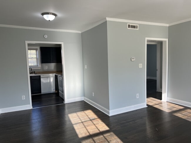 2367 Cascade Rd in Atlanta, GA - Building Photo - Building Photo