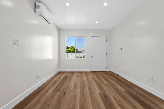 1165 Stanford St in Santa Monica, CA - Building Photo - Building Photo