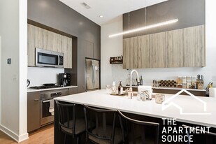 3461 N Lincoln Ave, Unit 202 in Chicago, IL - Building Photo