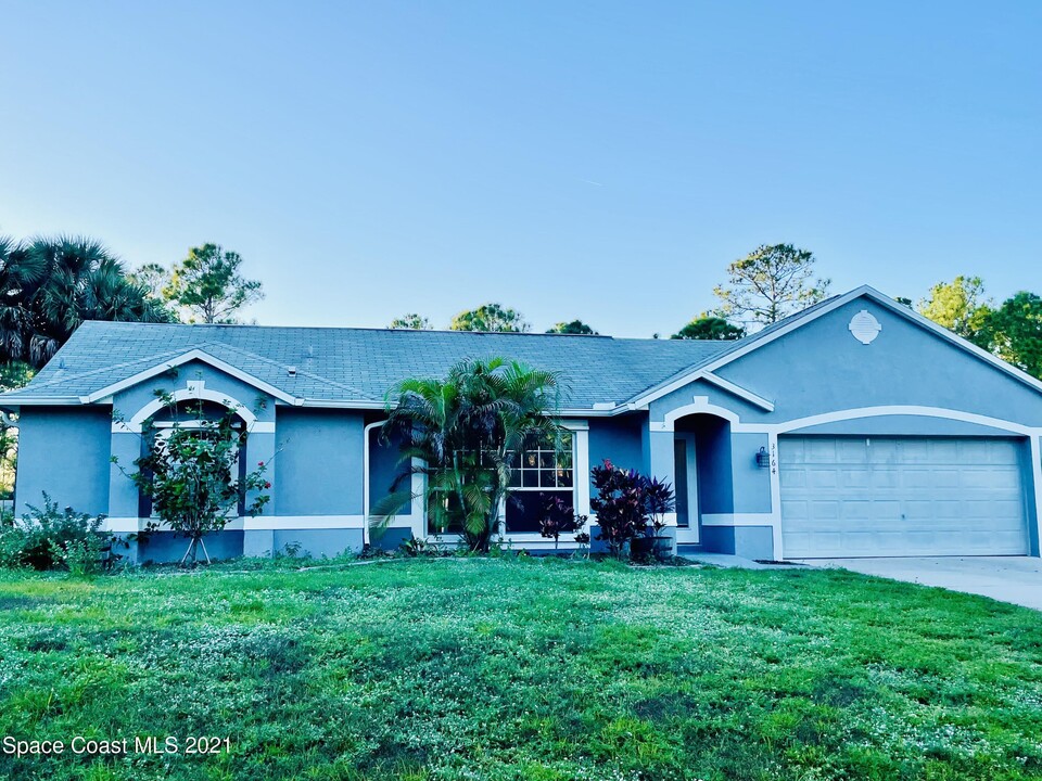 3164 Westover Ave SE in Palm Bay, FL - Building Photo
