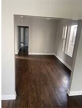 5529 W Monroe St, Unit 2 in Chicago, IL - Building Photo - Building Photo