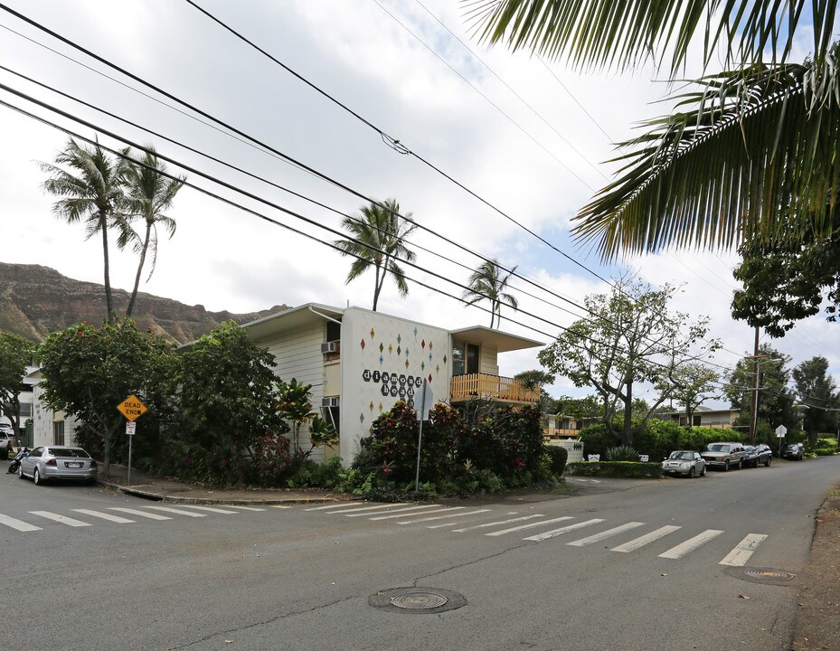 Diamond Head Surf in Honolulu, HI - Building Photo