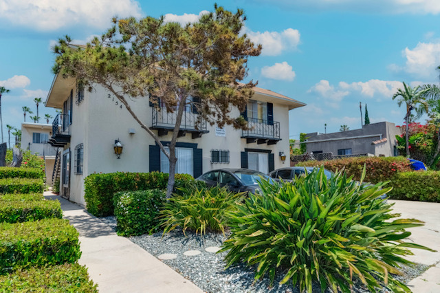 2154 Adams Ave in San Diego, CA - Foto de edificio - Building Photo