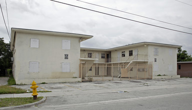 2070 Lincoln Ave in Opa Locka, FL - Building Photo - Building Photo