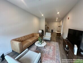 1085 Dorchester Ave, Unit 3 in Boston, MA - Building Photo - Building Photo