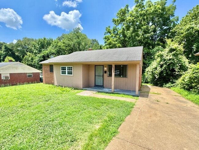 2235 Charjean Rd in Memphis, TN - Building Photo - Building Photo