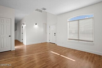 11025 Bullseye St in El Paso, TX - Building Photo - Building Photo