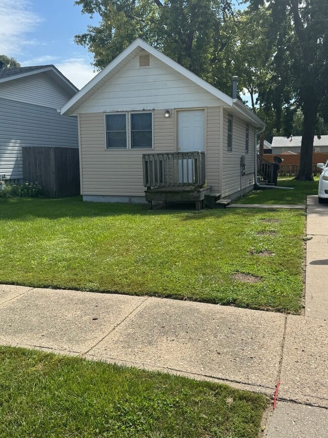 property at 214 E 13th St