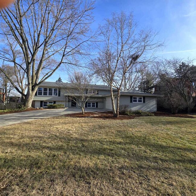 property at 450 W Gartner Rd