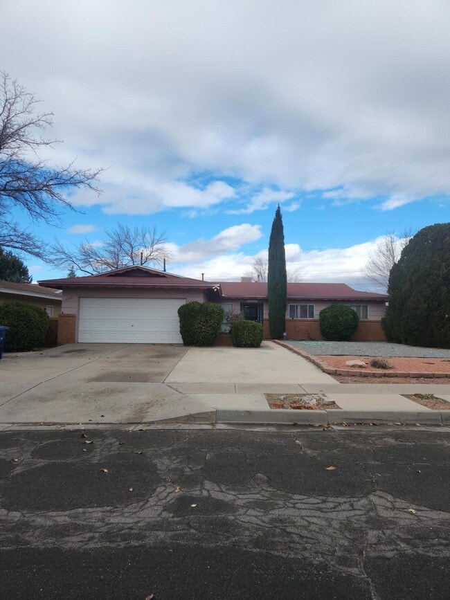 8509 Bellehaven Pl NE in Albuquerque, NM - Building Photo - Building Photo