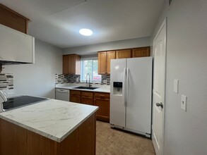 2610 Pine Lake Terrace in Sarasota, FL - Building Photo - Building Photo