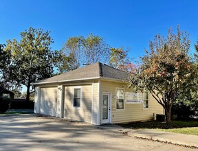 2201 Westdale Rd in Lawrence, KS - Foto de edificio - Building Photo