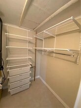 3040 NE 16th Ave, Unit 313 in Oakland Park, FL - Foto de edificio - Building Photo