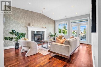 1197 Fulton Ave in West Vancouver, BC - Building Photo - Building Photo