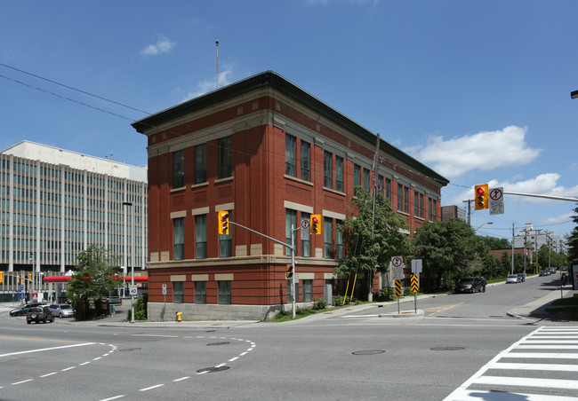 251 Besserer St in Ottawa, ON - Building Photo - Building Photo