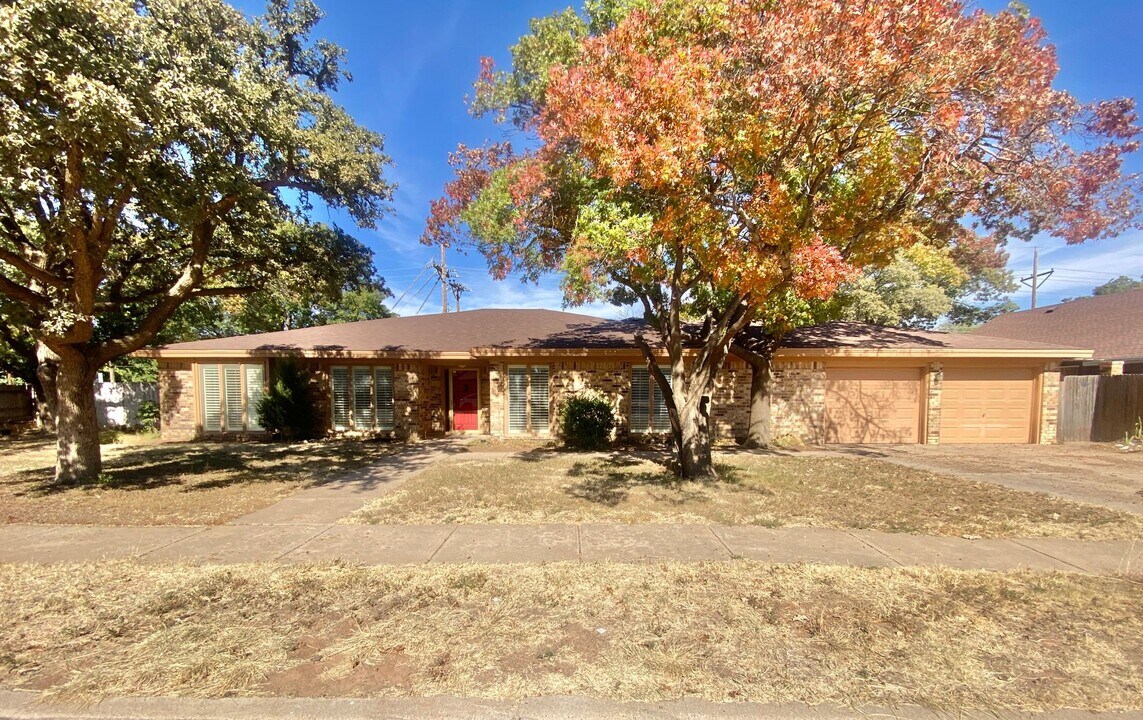 5414 17th Pl in Lubbock, TX - Building Photo