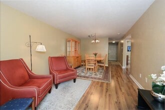 327 Plantation St, Unit 310 in Worcester, MA - Building Photo - Building Photo