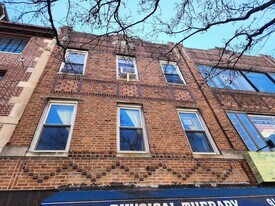 81-10 37th Ave in Queens, NY - Building Photo