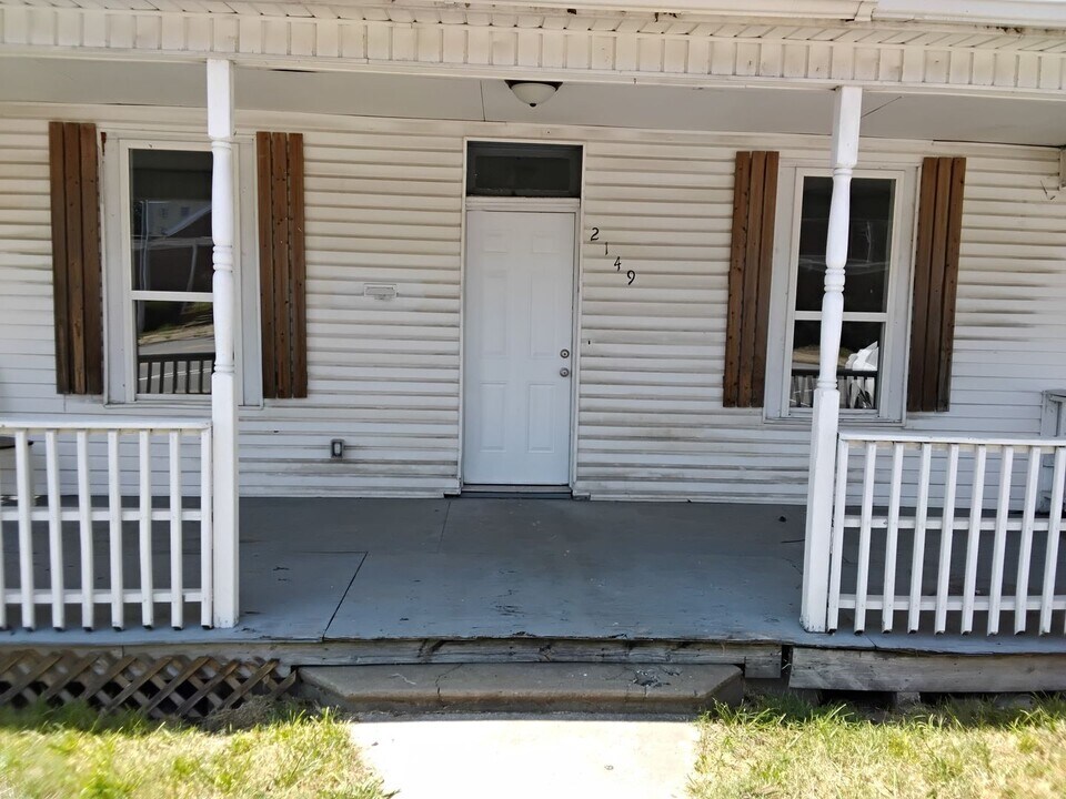 2149 N National Ave in Springfield, MO - Building Photo