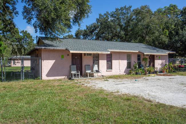 1514 E 140th Ave in Tampa, FL - Building Photo - Building Photo