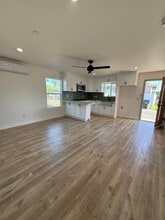 4931 E San Rafael St in Compton, CA - Foto de edificio - Building Photo