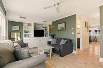 216 Goddard Row in Newport, RI - Foto de edificio - Building Photo