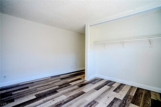 67 Wyoming Ave in Henderson, NV - Building Photo - Building Photo