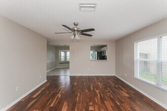 6637 Summer Haven Dr in Riverview, FL - Foto de edificio - Building Photo