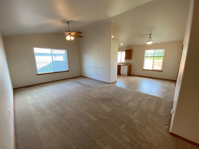 403 Windsor Court in Ellensburg, WA - Building Photo - Building Photo