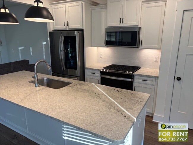 property at 44 Mardale Ln