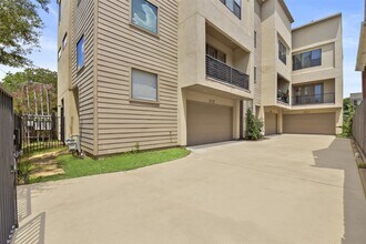 2109 Winbern St in Houston, TX - Foto de edificio - Building Photo