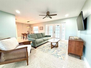 10133 4th St E in Treasure Island, FL - Building Photo - Building Photo