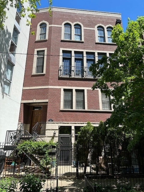 property at 1229 N Paulina St