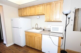 1956 S Oswego Way in Aurora, CO - Building Photo - Building Photo
