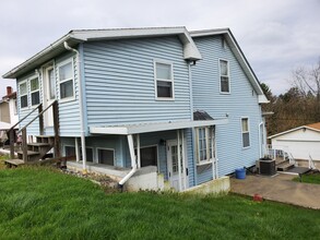 384 Gilmore St in Morgantown, WV - Foto de edificio - Building Photo