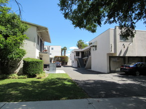 14525 Albers St in Sherman Oaks, CA - Building Photo - Building Photo