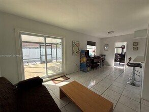 8636 Beekman Dr in Miramar, FL - Building Photo - Building Photo