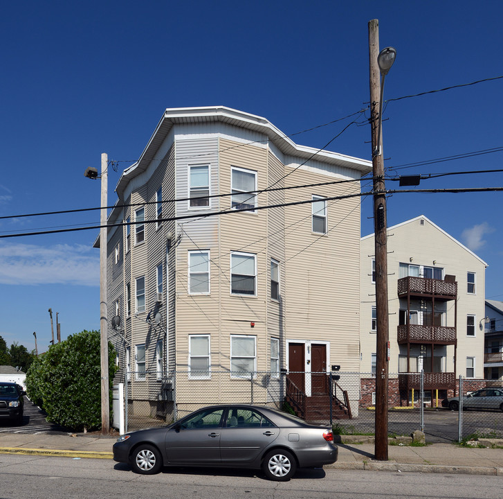 Harrison Street Apartments in Pawtucket, RI - Foto de edificio