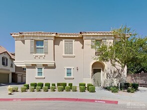 156 W Tremaine Ct in Gilbert, AZ - Building Photo - Building Photo